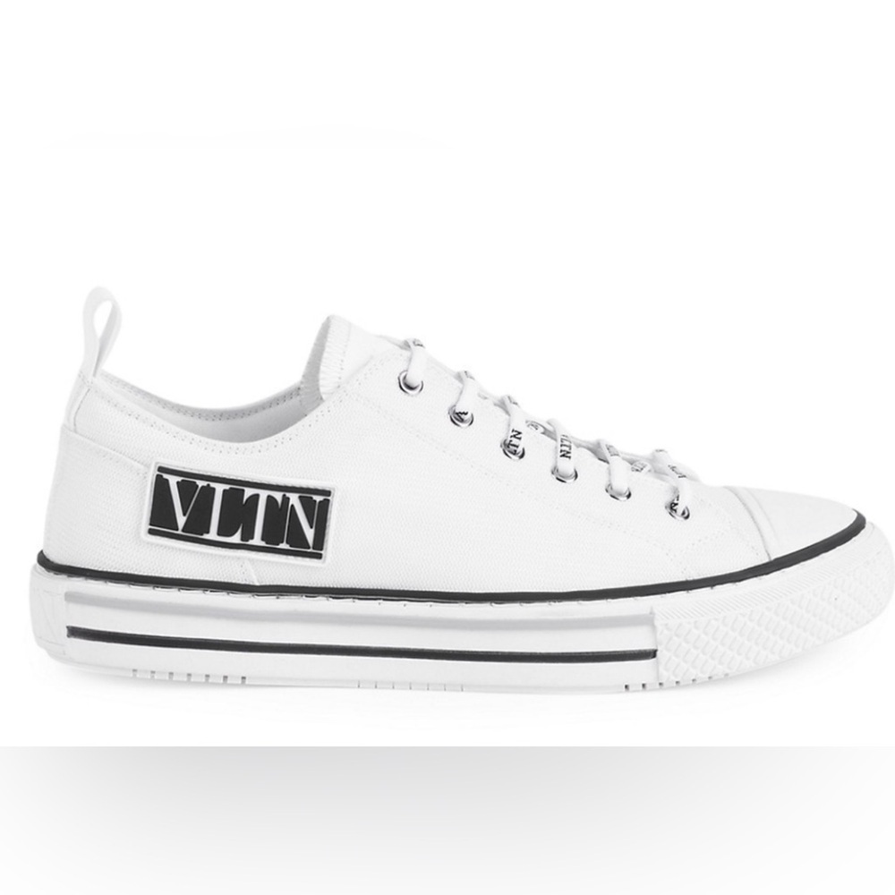 New in box White Valentino Garavani VLTN Sneakers size 41
